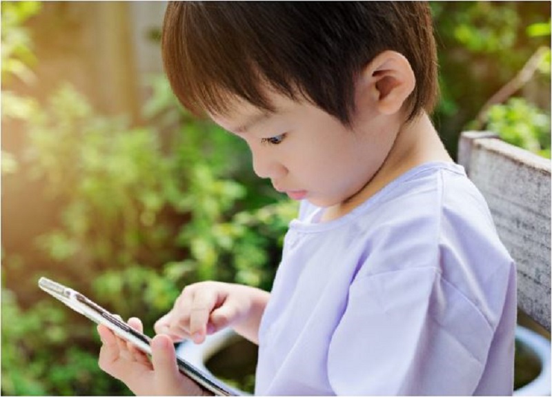 Đặt giới hạn thời gian sử dụng điện thoại cho trẻ