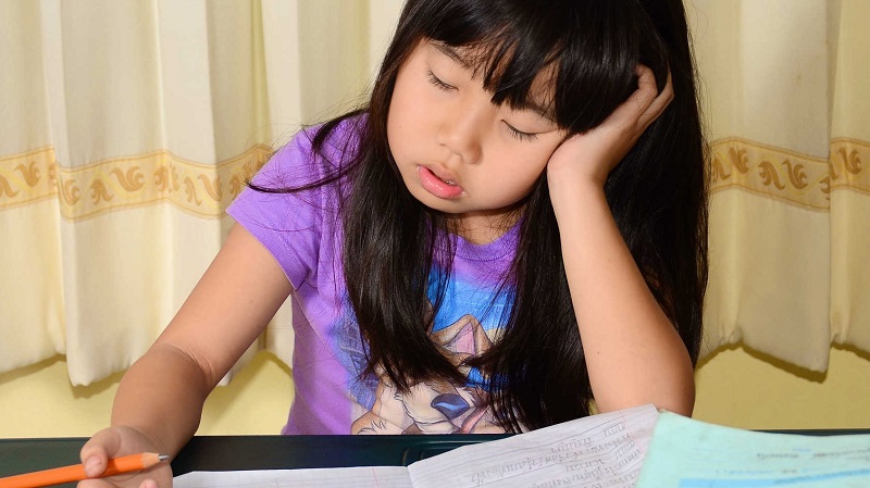 Dấu hiệu nhận biết trẻ mất tập trung