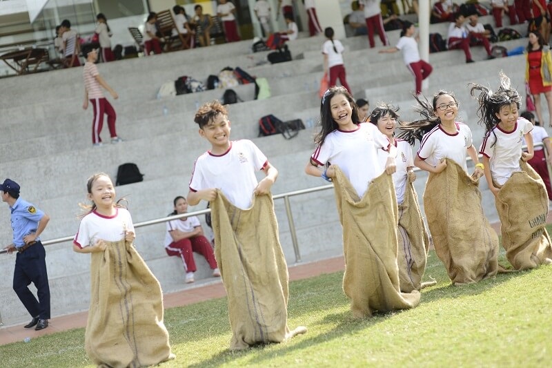 Trẻ tham gia hoạt động ngoại khóa, thời gian online cần giảm xuống